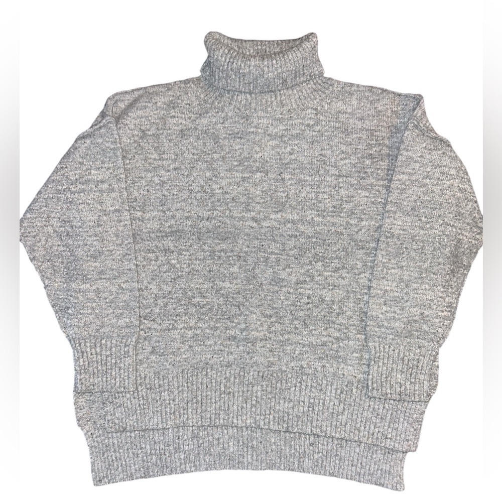 Pink Martini heather gray turtleneck sweater. Size Small